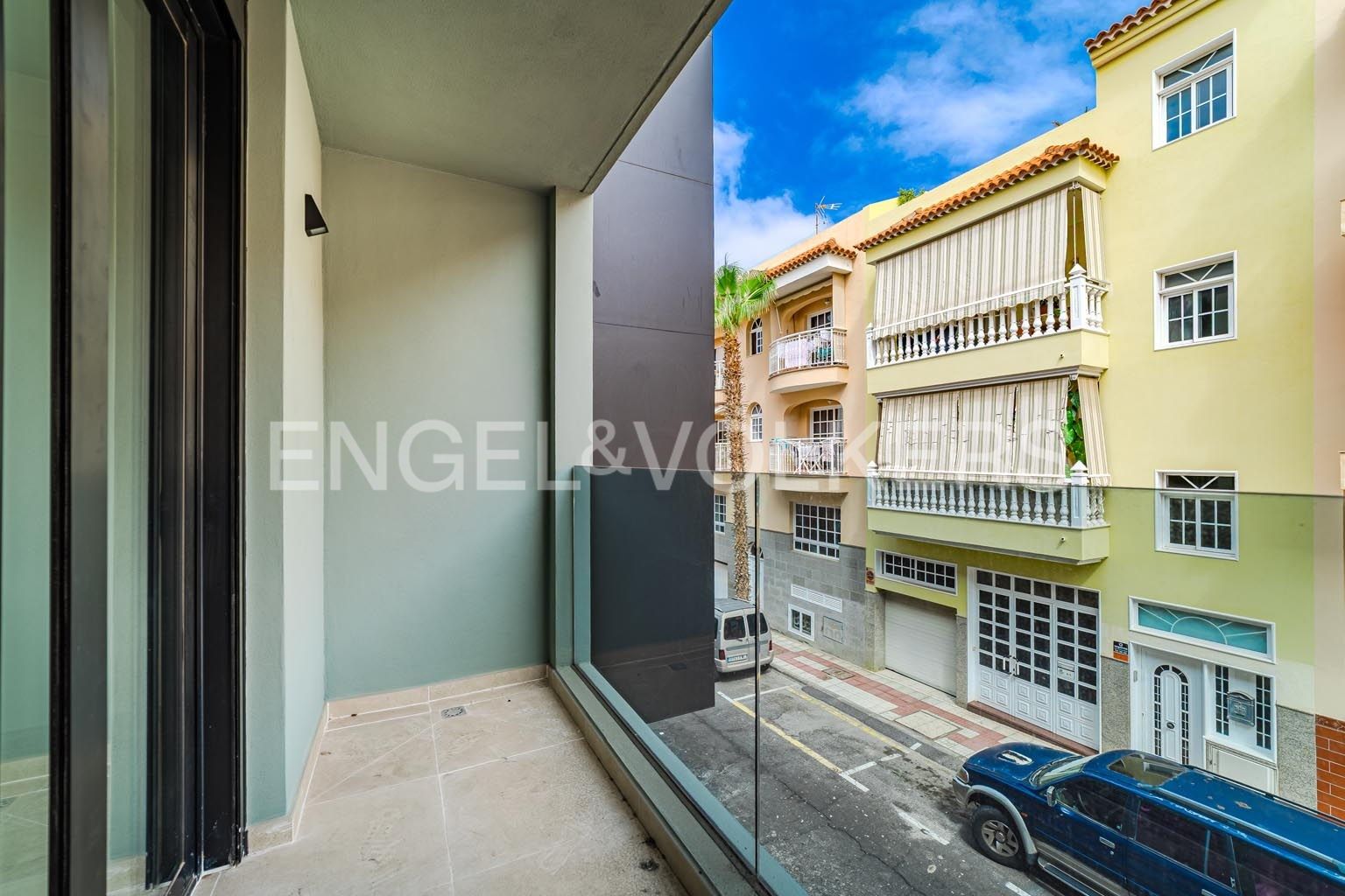 Vista exterior de Pis en venda en Guía de Isora amb Terrassa