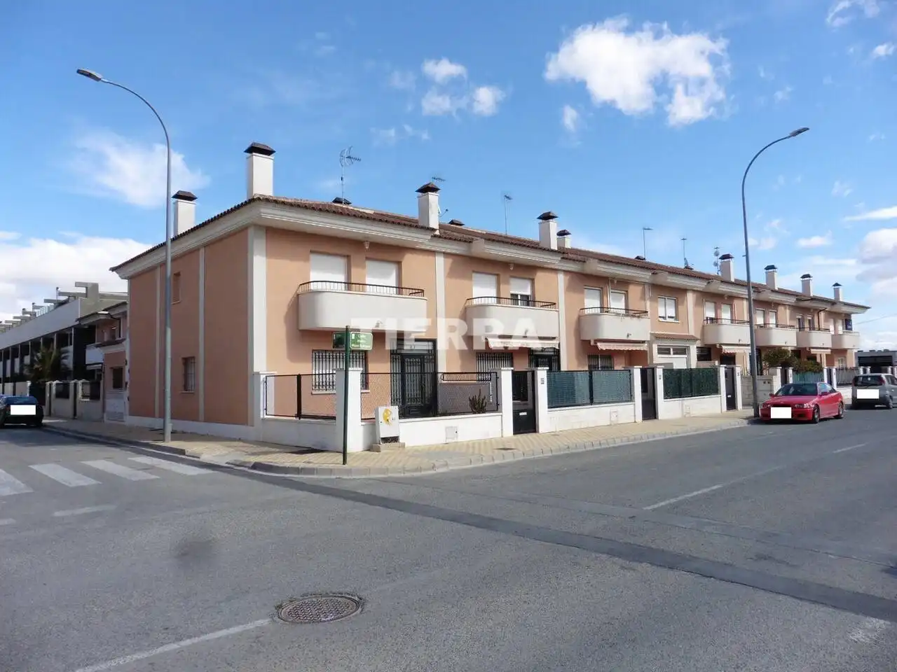Vista exterior de Casa adosada en venda en Yecla amb Terrassa