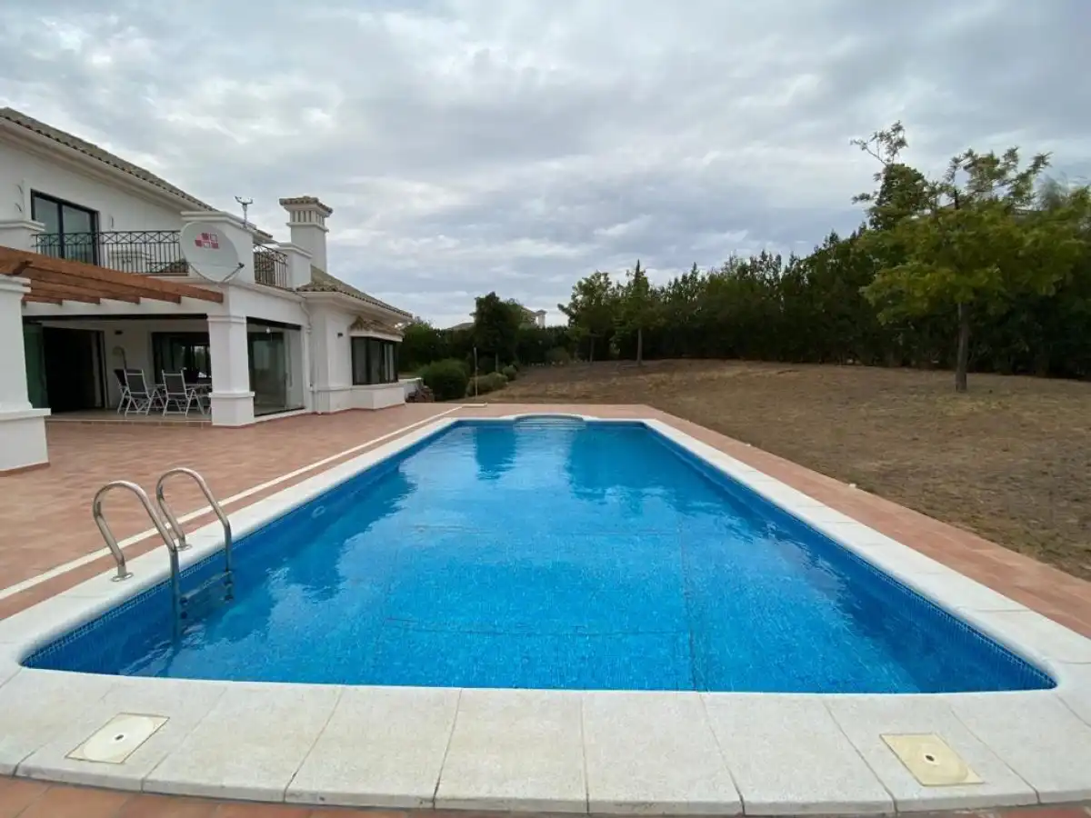 Piscina de Casa o xalet en venda en Arcos de la Frontera amb Aire condicionat, Calefacció i Jardí privat