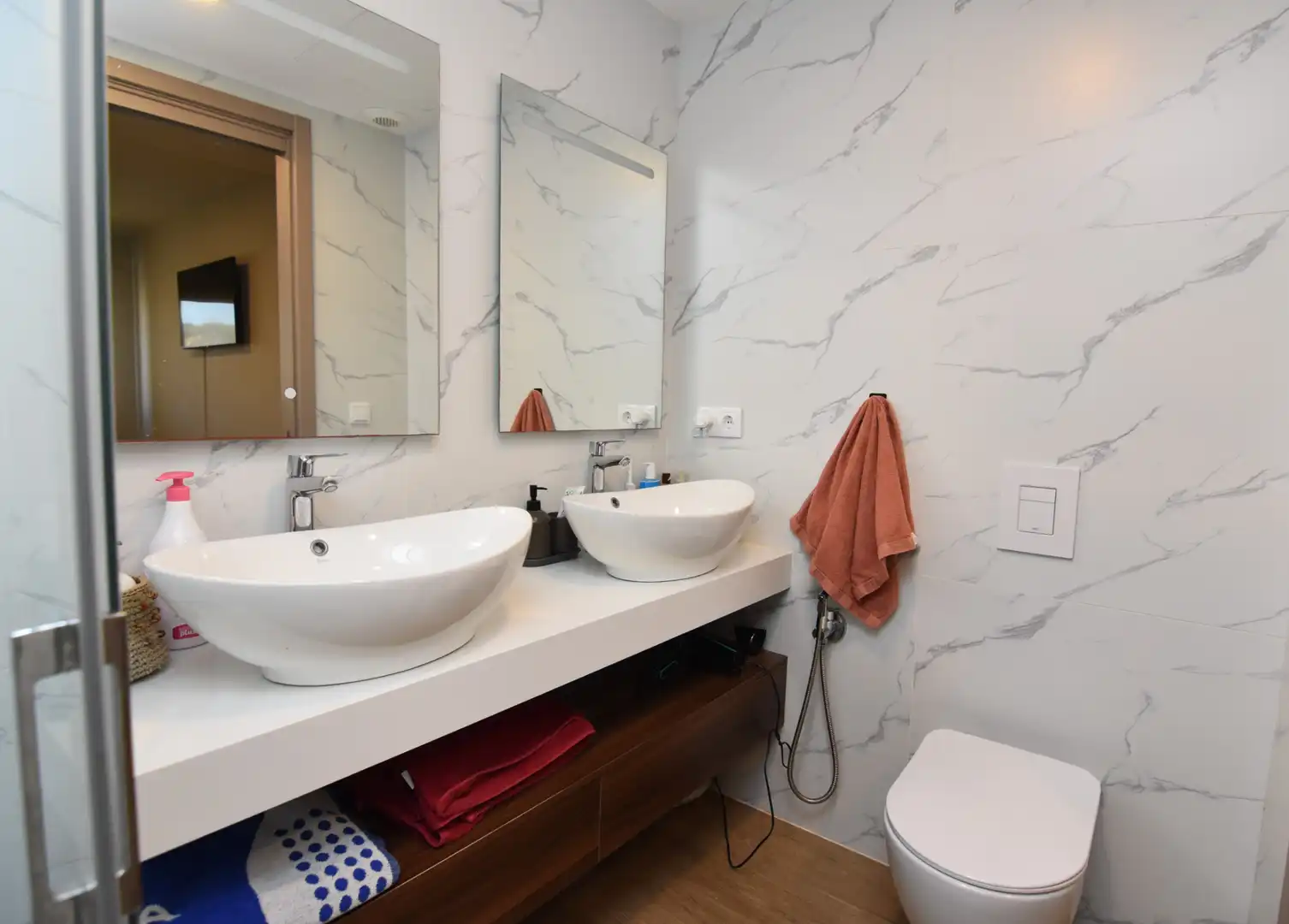 Badezimmer von Wohnung zum Verkauf in Pineda de Mar mit Klimaanlage, Heizung und Privatgarten