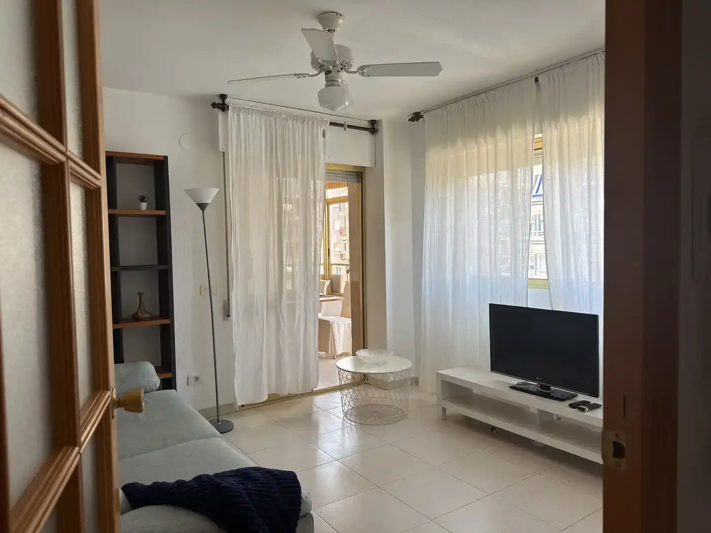 Wohnzimmer von Wohnungen zur Miete in Benicasim / Benicàssim mit Klimaanlage, Schwimmbad und Balkon