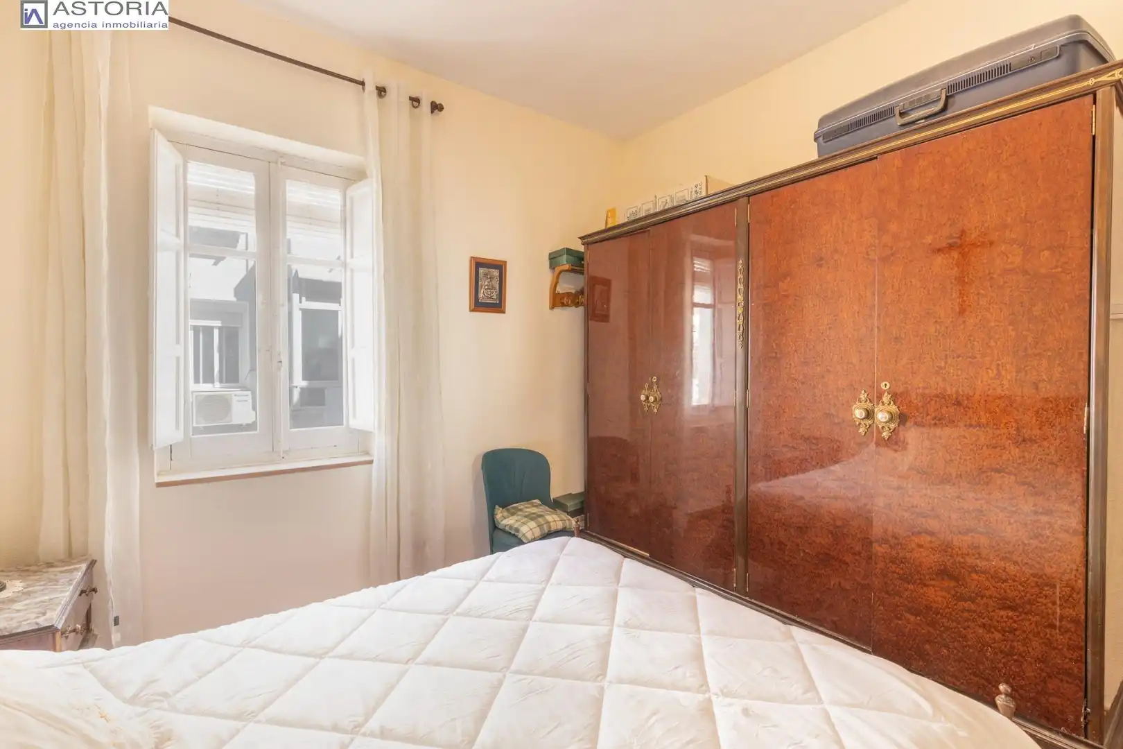 Schlafzimmer von Wohnung zum Verkauf in Granada mit Klimaanlage und Heizung