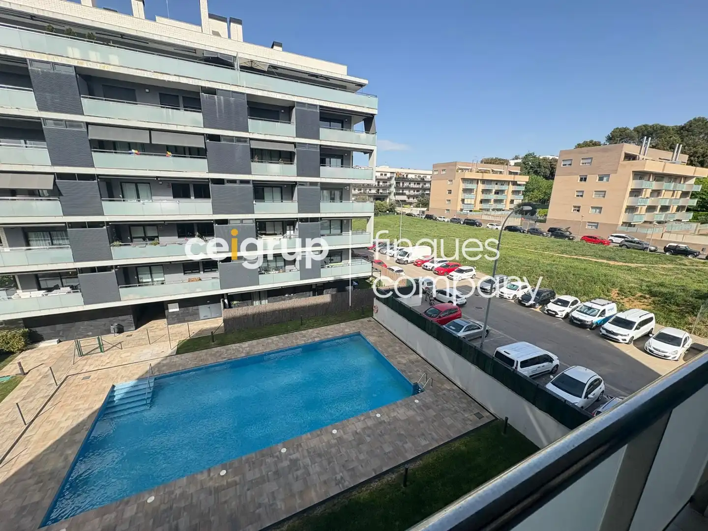 Piso en venta en Girona Capital con Calefacción, Trastero y Piscina