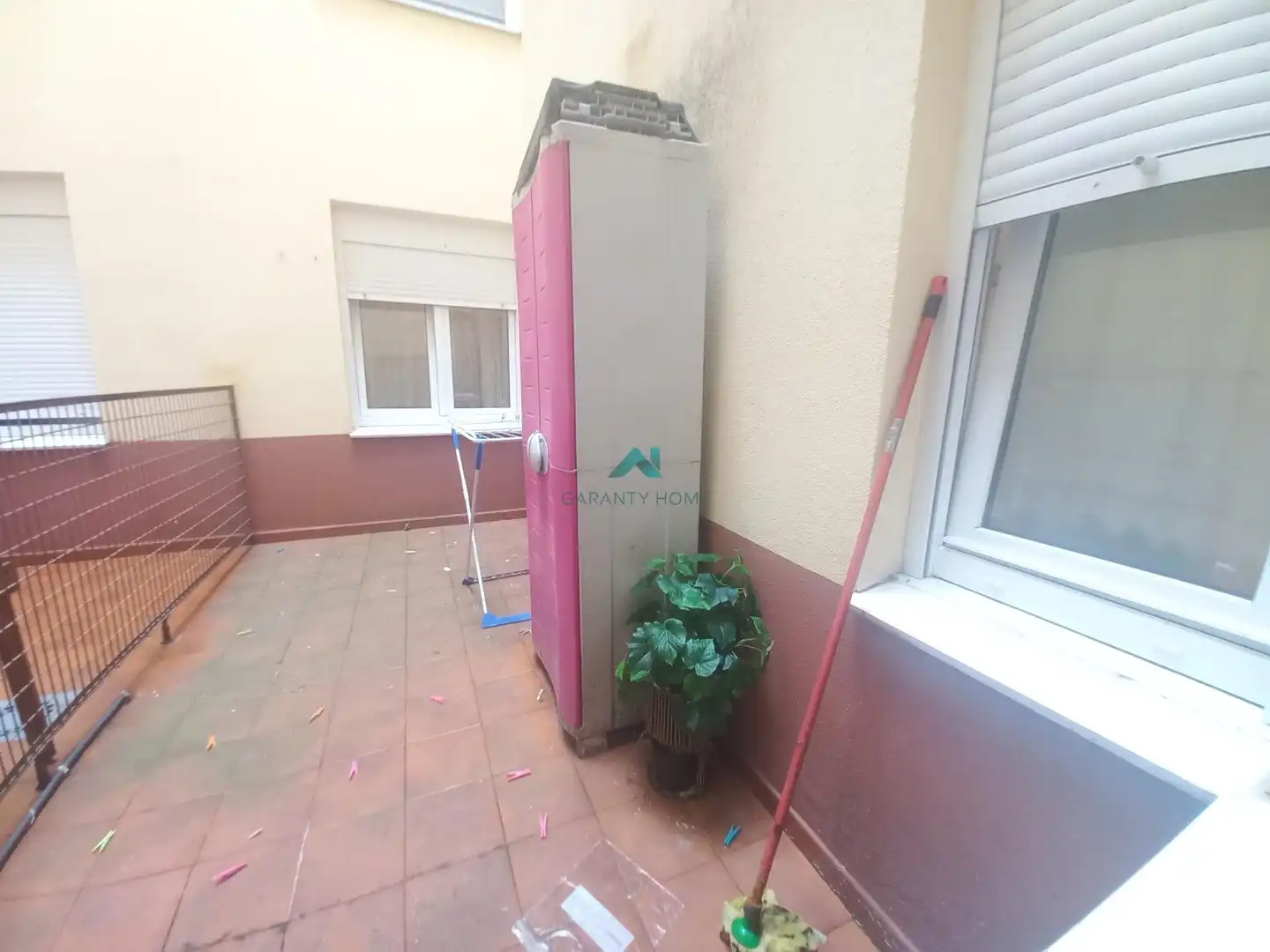 Parkplatz von Erdgeschoss zum Verkauf in Laredo mit Möbliert