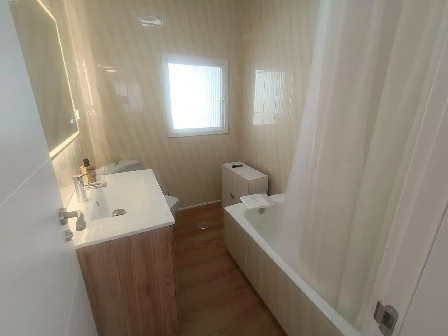 Badezimmer von Wohnung zur Miete in Santander mit Abstellraum, Möbliert und Balkon