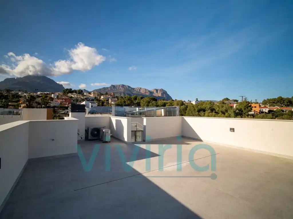 Vista exterior de Casa o xalet en venda en La Nucia amb Jardí privat