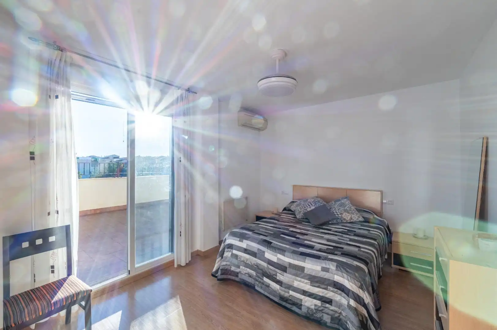 Habitación de Ático en venta en Armilla con Aire acondicionado, Terraza y Trastero