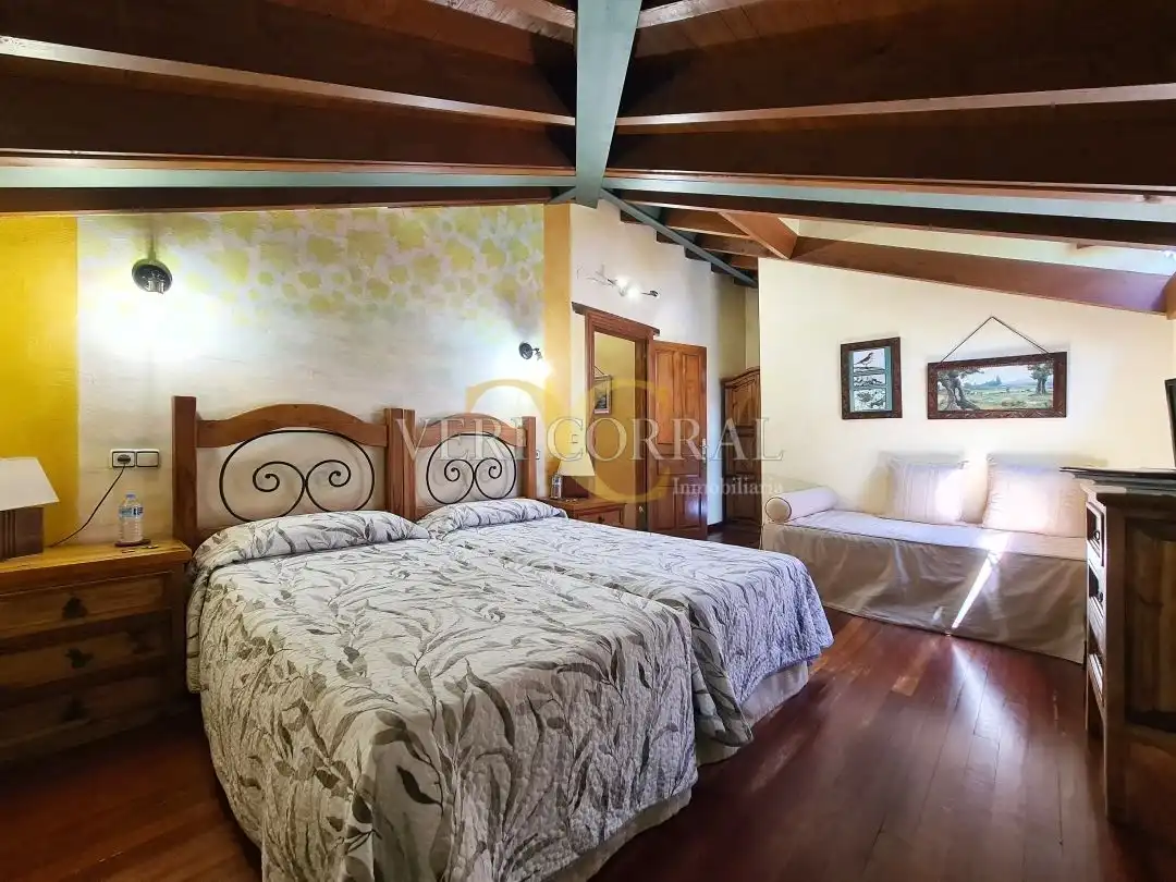 Bedroom of Buildings for sale in Cangas de Onís