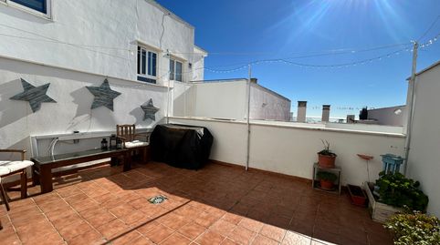 Piso en Mijas pueblo con 2 grandes dormitorios, terraza 20m2, trastero y parking privado.