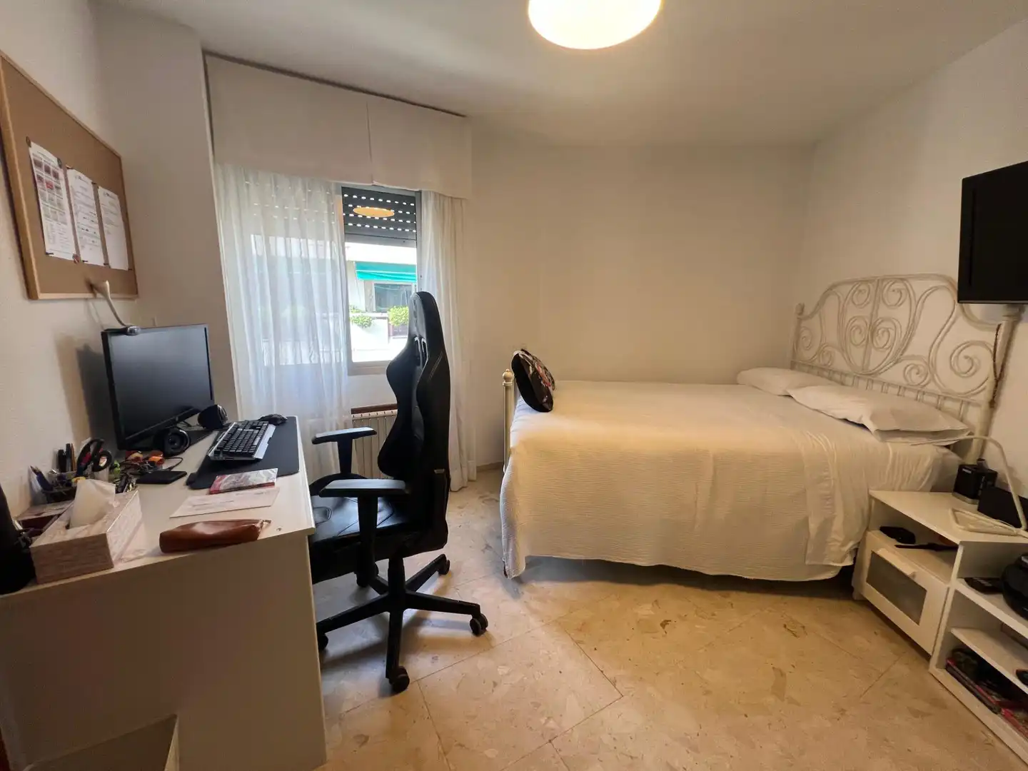 Habitación de Piso de alquiler en Sevilla con Aire acondicionado, Terraza y Amueblado