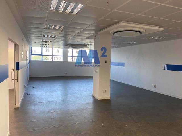 Nave industrial en Alquiler en Valdebebas - Valdefuentes