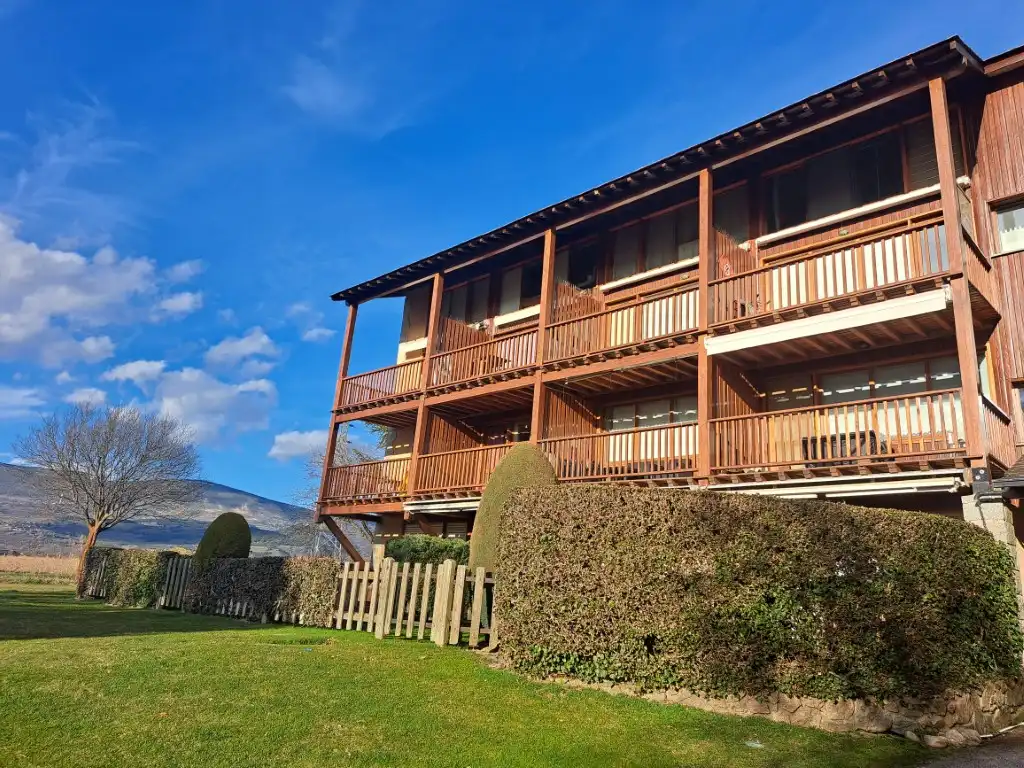 Vista exterior de Dúplex de alquiler en Puigcerdà con Calefacción, Parquet y Terraza