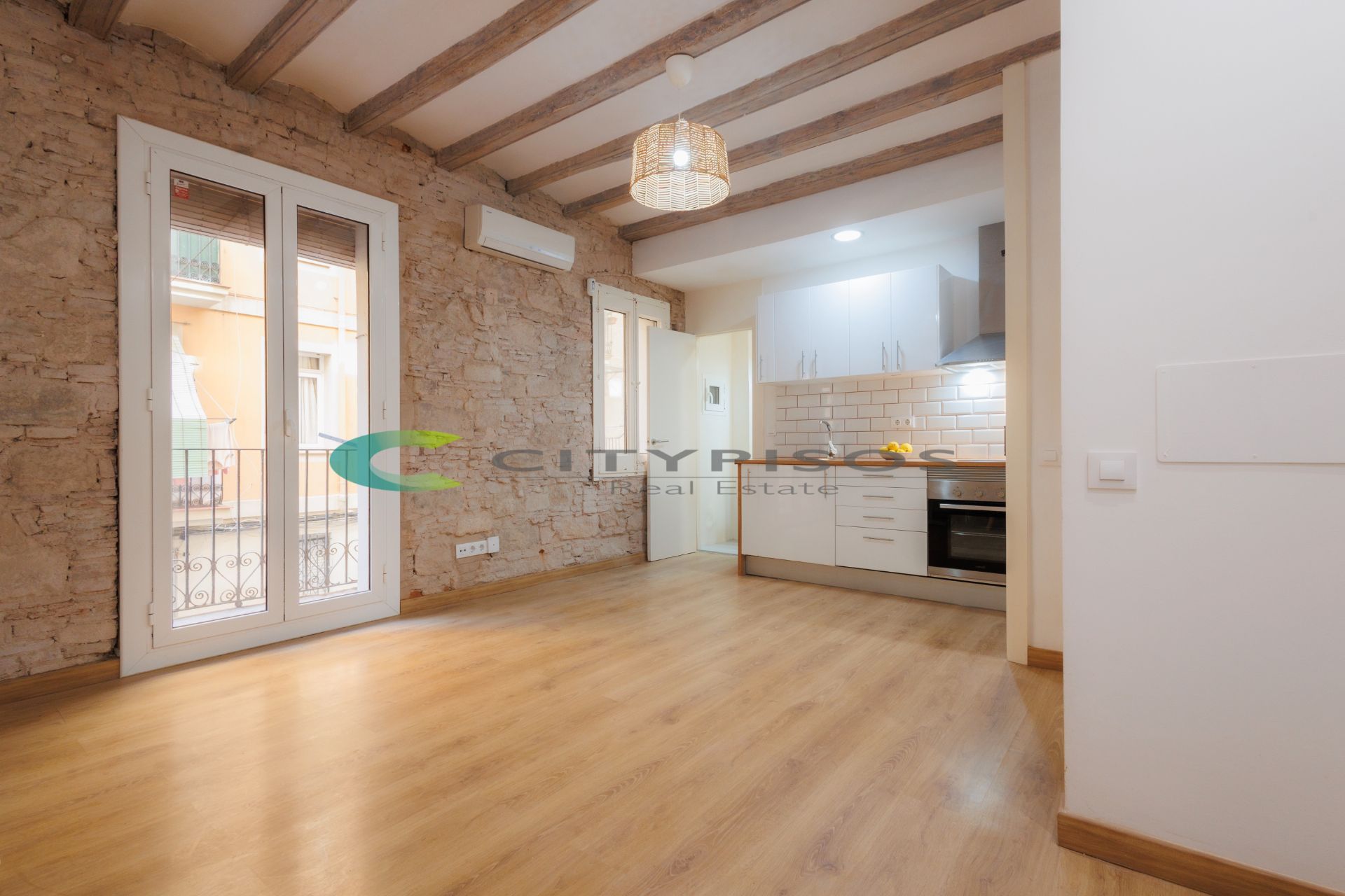 Cuina de Pis en venda en  Barcelona Capital amb Aire condicionat, Parquet i Forn