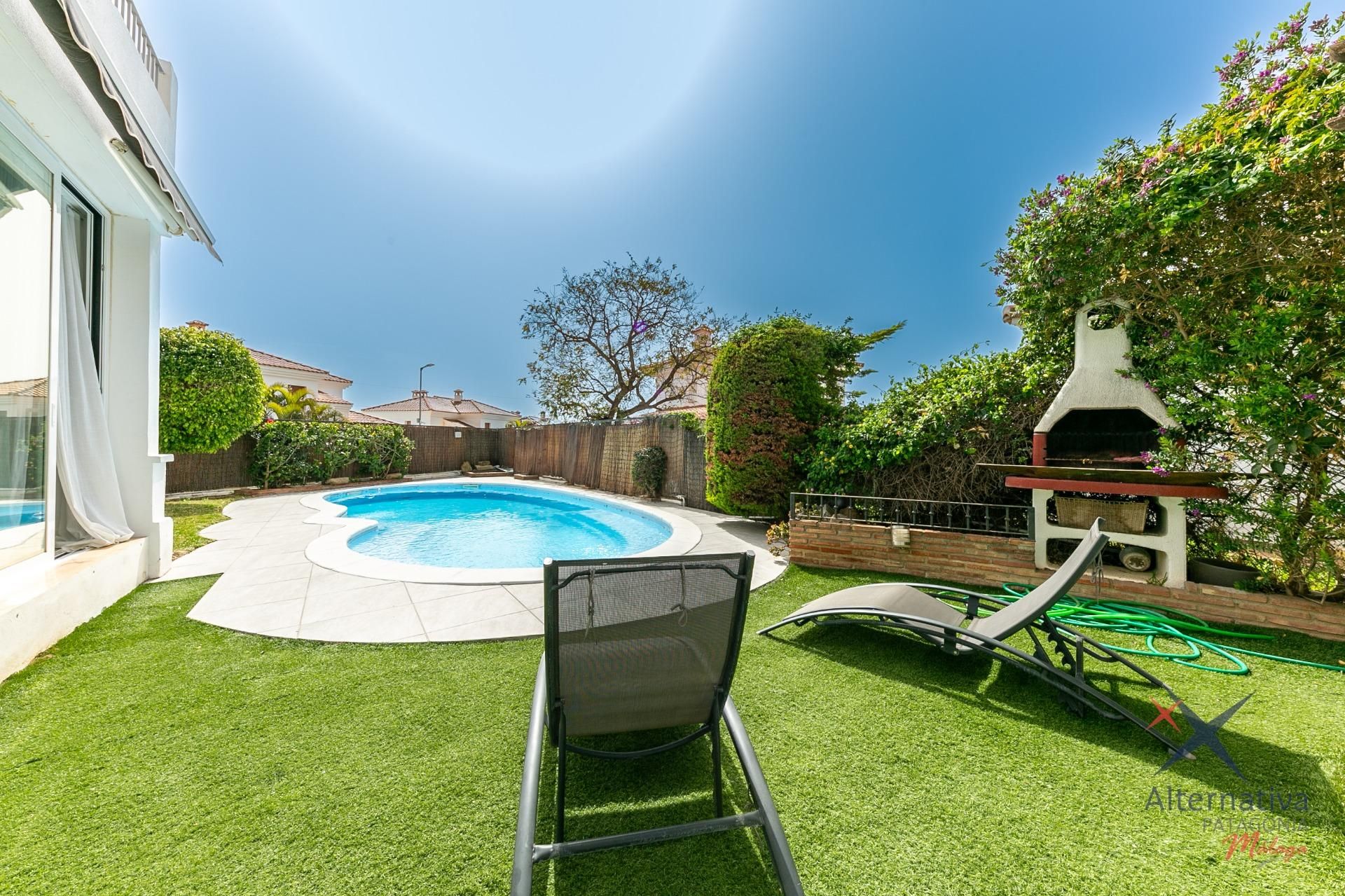 Swimming pool of Single-family semi-detached for sale in Benalmádena  with Air Conditioner, Private garden and Terrace