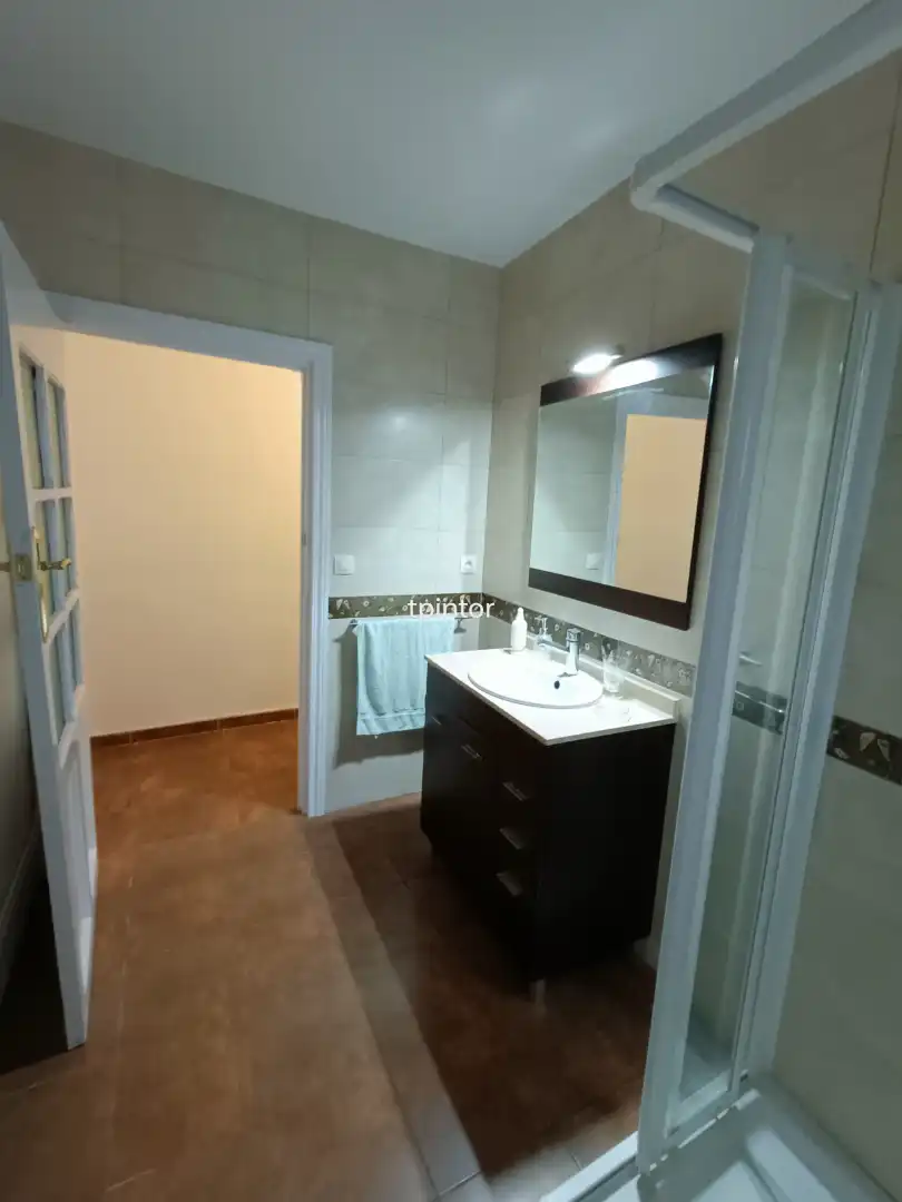 Bathroom of Flat for rent in Cáceres  with Heating, Furnished and Oven