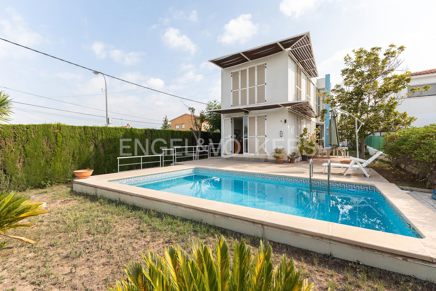 Exterior view of House or chalet for sale in L'Eliana  with Air Conditioner, Heating and Private garden