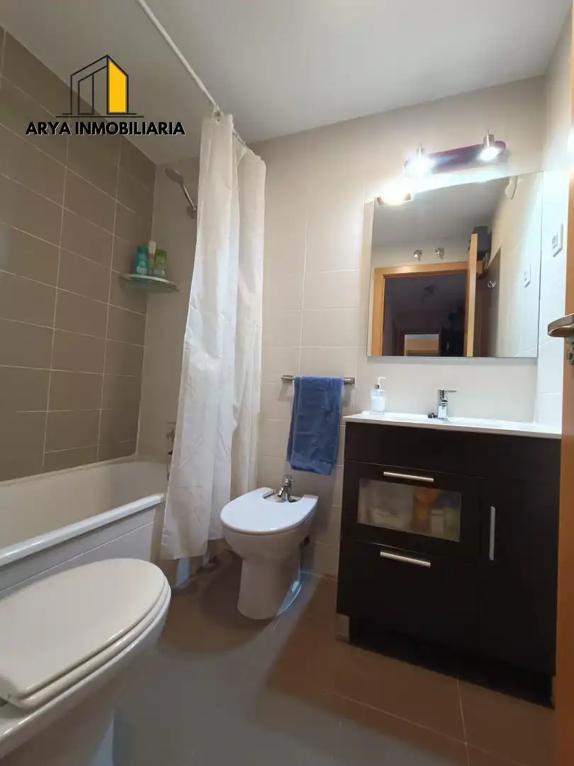 Bany de Pis en venda en Torrejón de Ardoz amb Calefacció, Traster i Piscina comunitària