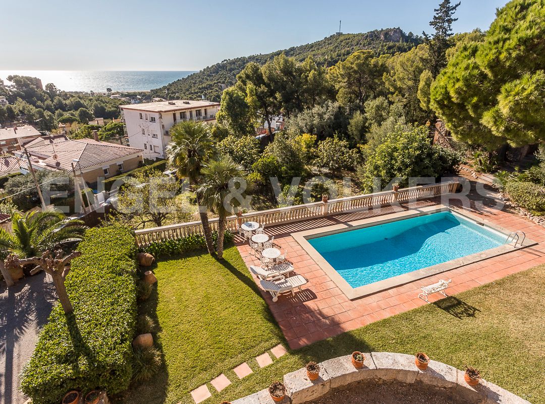 Jardí de Finca rústica en venda en Castelldefels amb Aire condicionat, Calefacció i Jardí privat