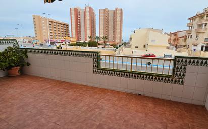 Terrasse von Wohnungen zum verkauf in La Manga del Mar Menor mit Klimaanlage