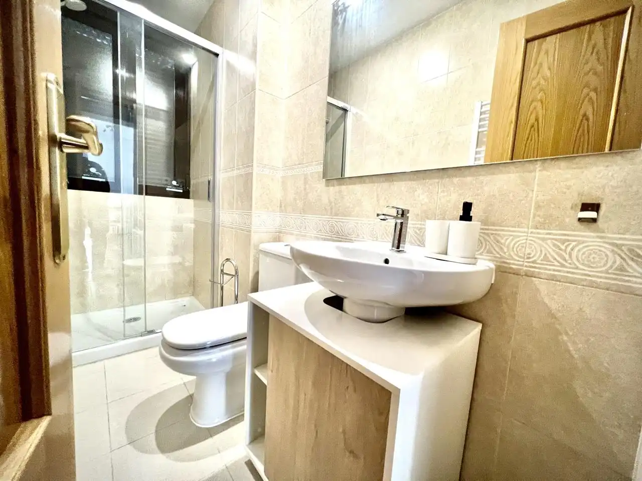 Bathroom of Ground floor for rent in Ávila  with Heating, Private garden and Terrace