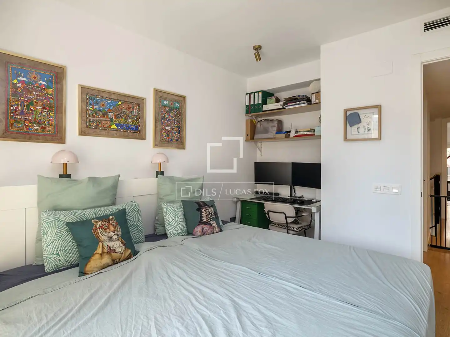 Schlafzimmer von Wohnung zum Verkauf in Barcelona mit Klimaanlage, Heizung und Terrasse