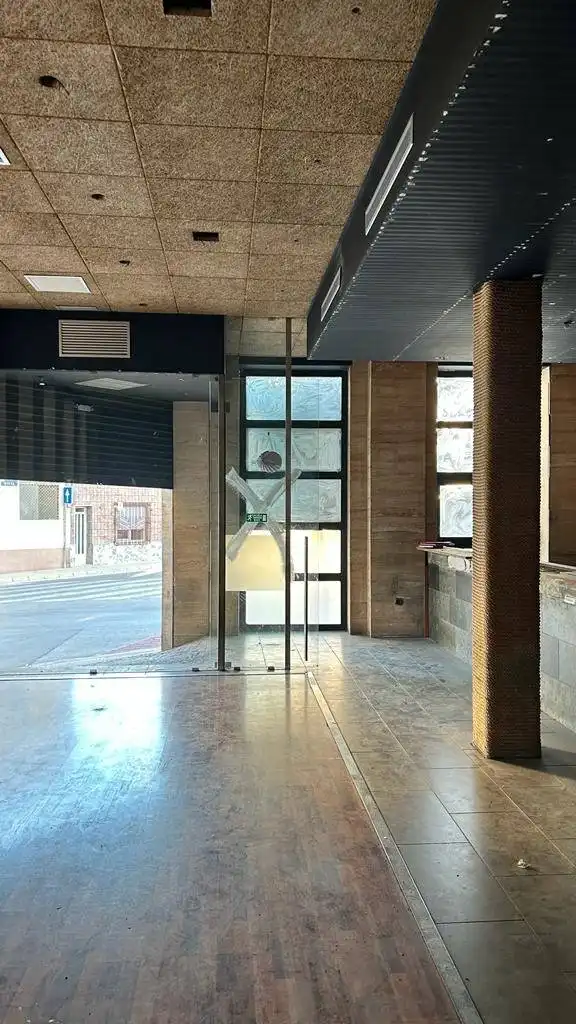Geschaftsraum zur Miete in Torreagüera