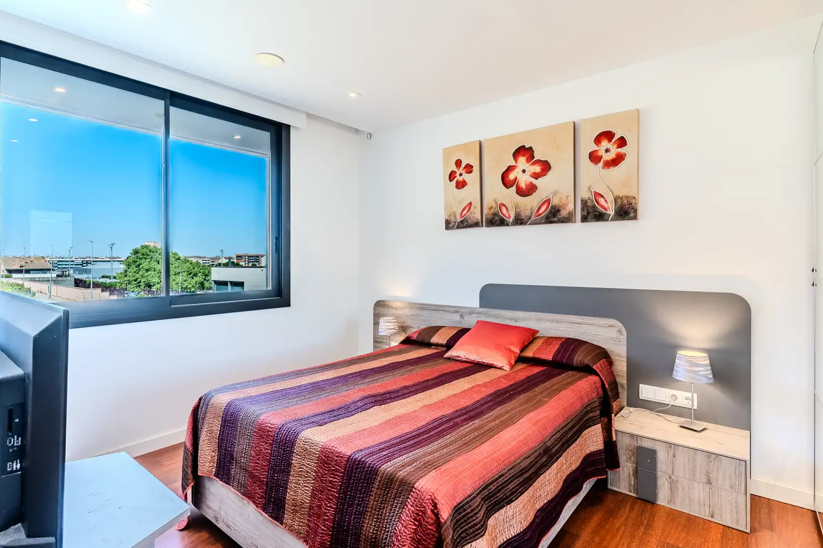 Dormitori de Casa o xalet en venda en Tàrrega amb Aire condicionat, Jardí privat i Terrassa