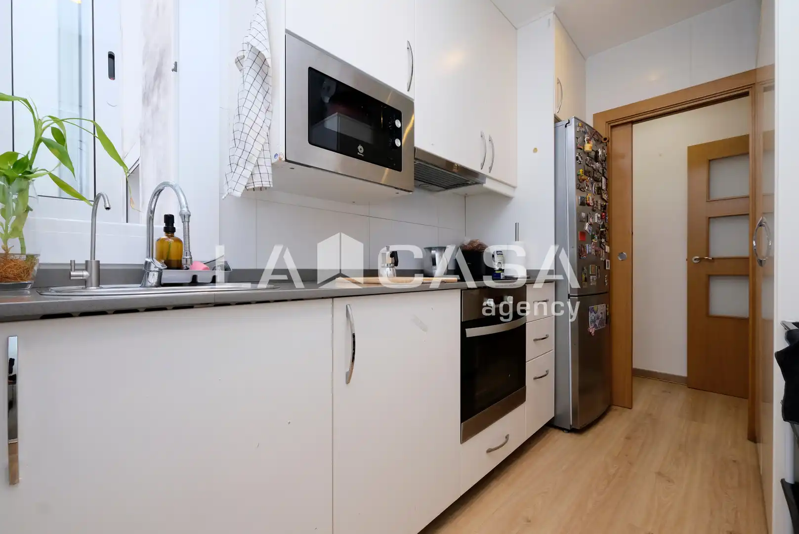 Cocina de Piso en venta en Barcelona con Calefacción y Balcón