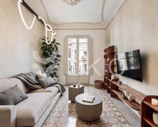 Sala d'estar de Apartament de lloguer en  Barcelona Capital amb Aire condicionat i Balcó