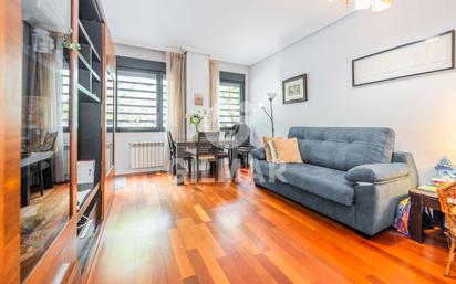 Living room of Flat for sale in Alcobendas  with Air Conditioner, Heating and Terrace