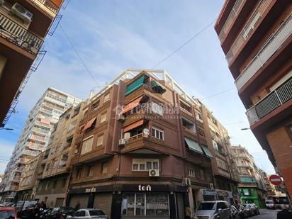 Vista exterior de Àtic en venda en Alicante / Alacant amb Terrassa