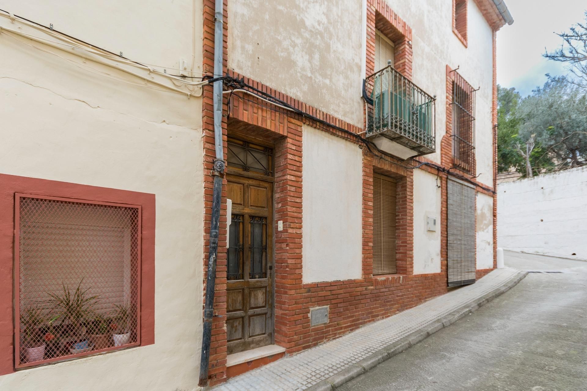 Außenansicht von Wohnung zum verkauf in Montitxelvo / Montichelvo mit Terrasse, Abstellraum und Balkon