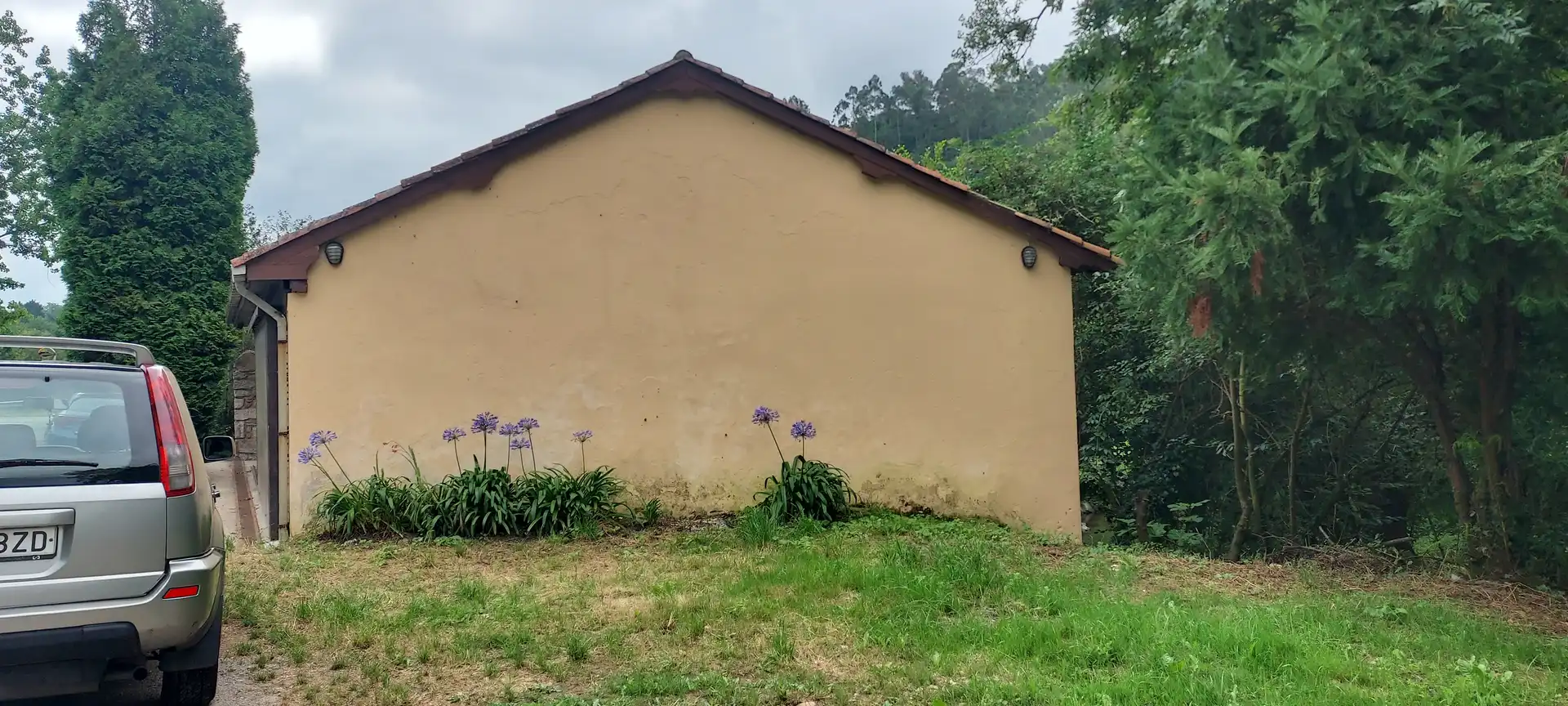 Vista exterior de Finca rústica en venda en Salas amb Calefacció, Jardí privat i Parquet