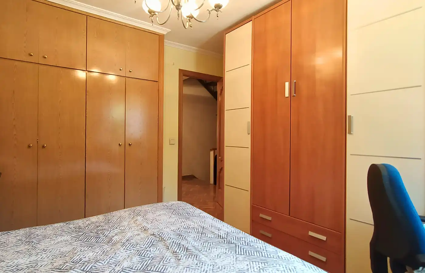 Dormitori de Casa adosada en venda en Daganzo de Arriba amb Aire condicionat, Jardí privat i Terrassa