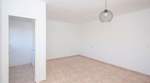 Foto 2 de Piso en venta en C/ Verge de Montserrat, Pont Vell, Ripollet