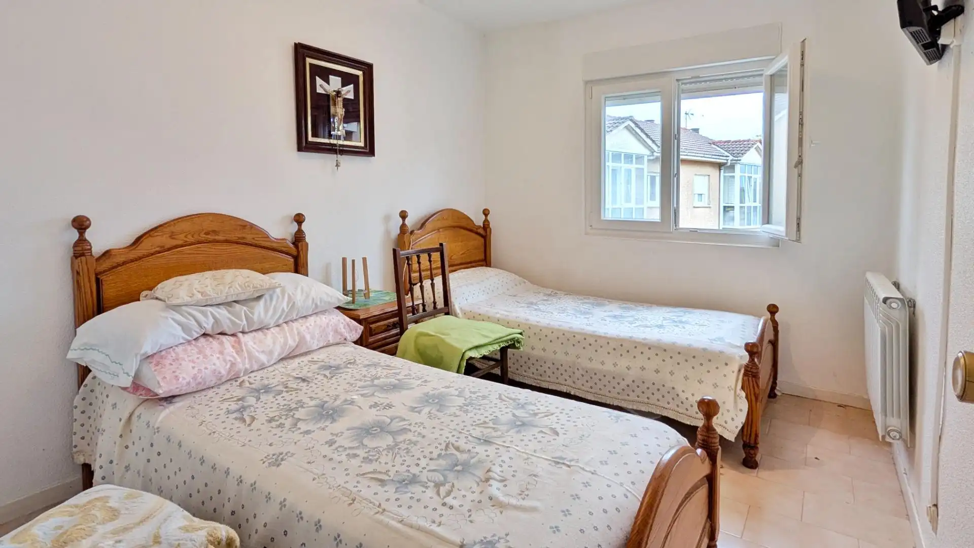 Habitación de Casa adosada en venta en Ribamontán al Mar con Calefacción, Jardín privado y Amueblado