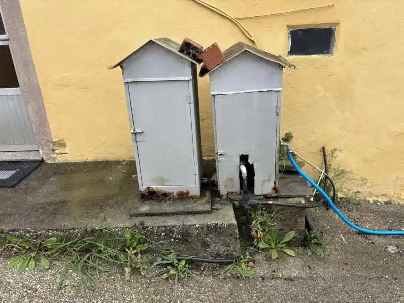 Vista exterior de Casa o xalet en venda en Ortigueira amb Calefacció, Jardí privat i Traster