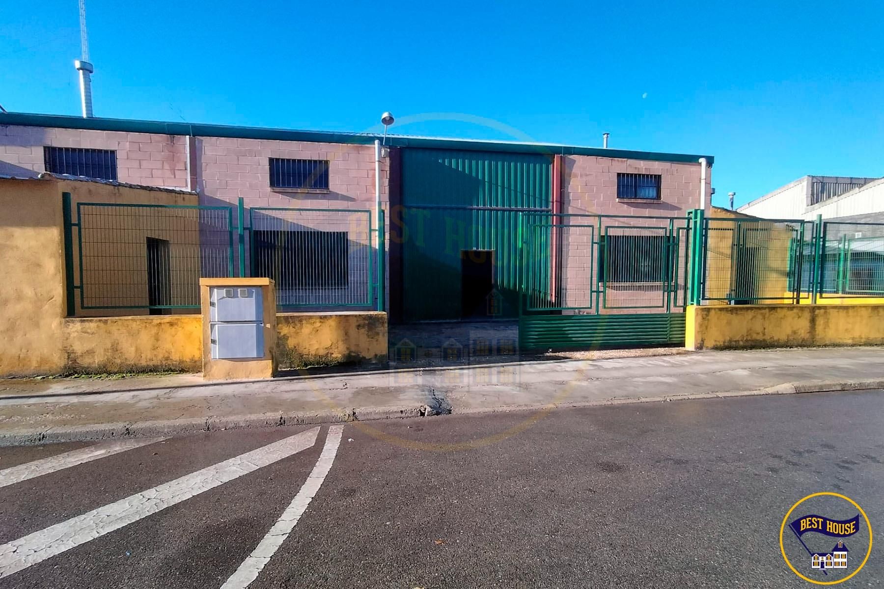 Vista exterior de Nau industrial en venda en Cuenca Capital