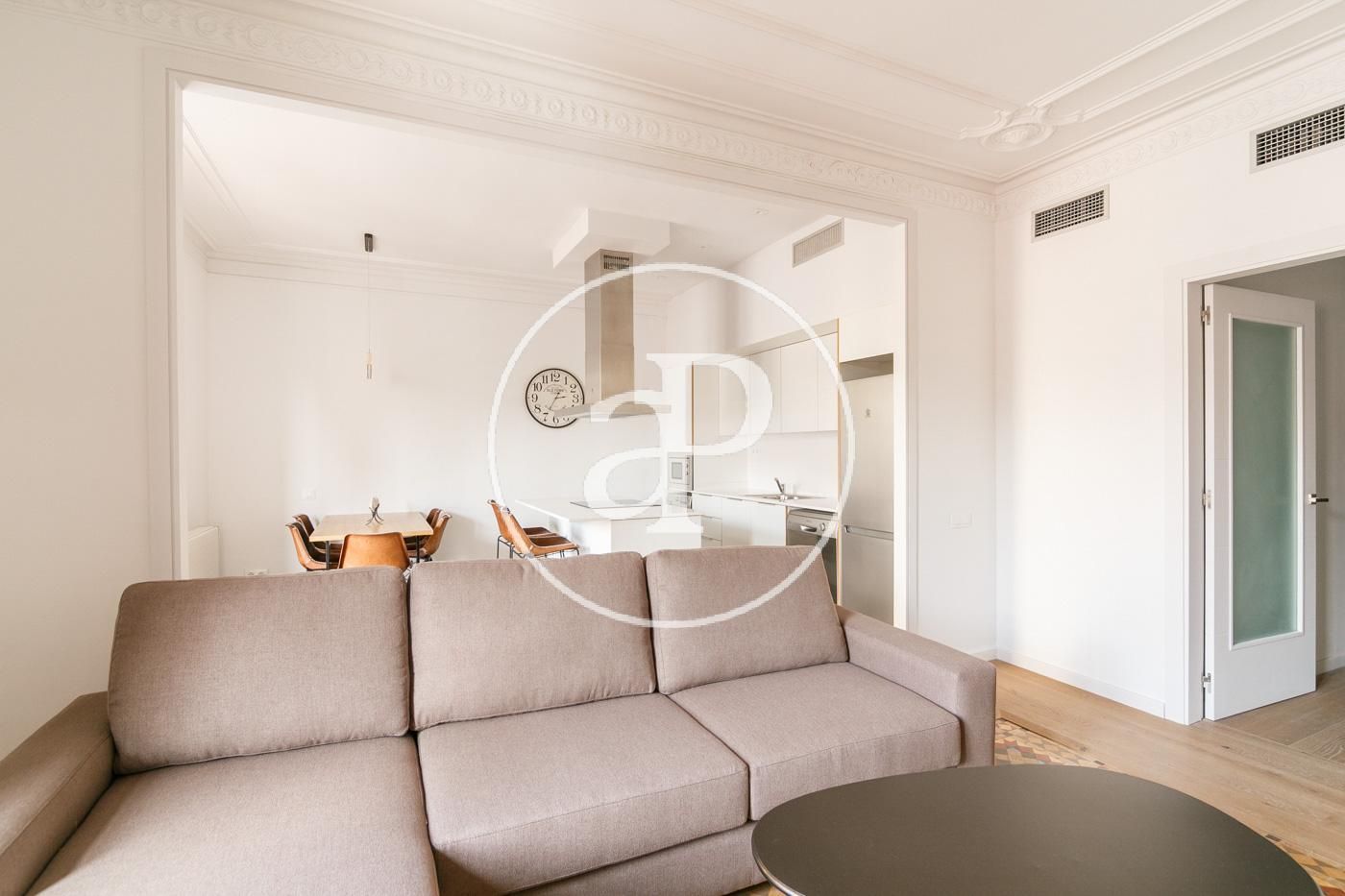 Sala de estar de Piso de alquiler en  Barcelona Capital con Aire acondicionado, Calefacción y Amueblado