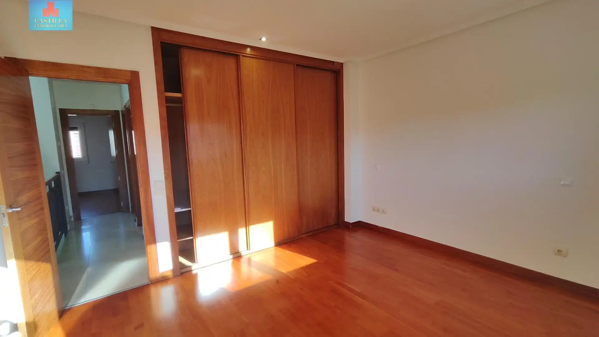 Dormitori de Casa adosada en venda en Hervencias
