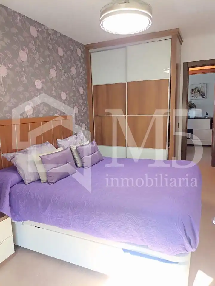 Piso en venta en Caleta de Vélez