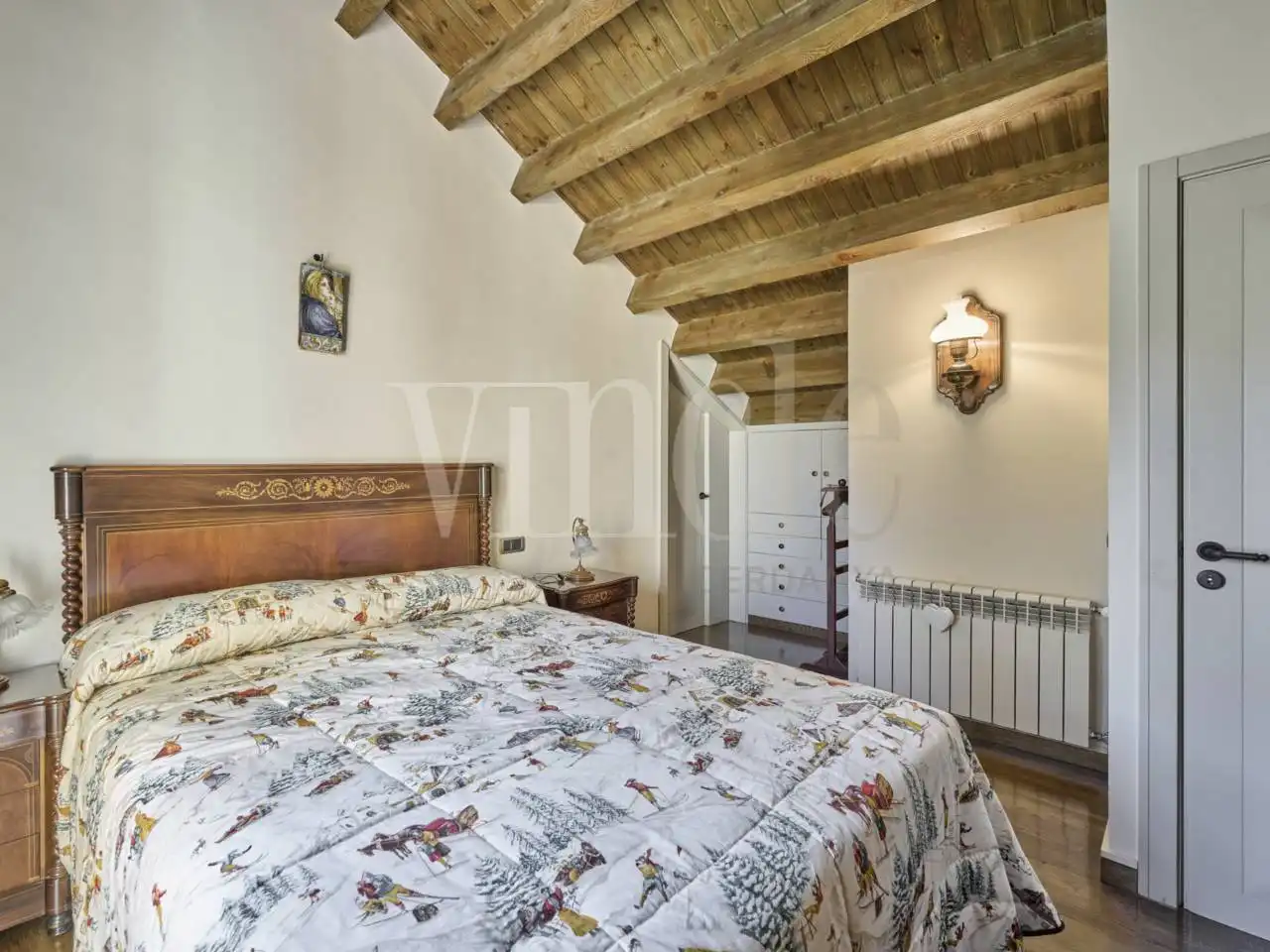 Bedroom of Houses for sale in Alp  with Heating and Parquet flooring