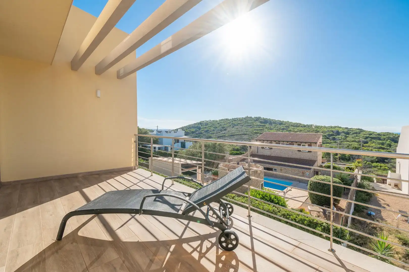 Terrasse von Einfamilien-Reihenhaus zum Verkauf in Capdepera mit Klimaanlage, Privatgarten und Terrasse