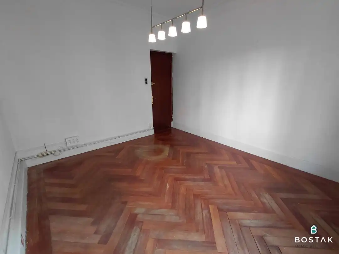 Schlafzimmer von Büro zur Miete in Bilbao  mit Heizung
