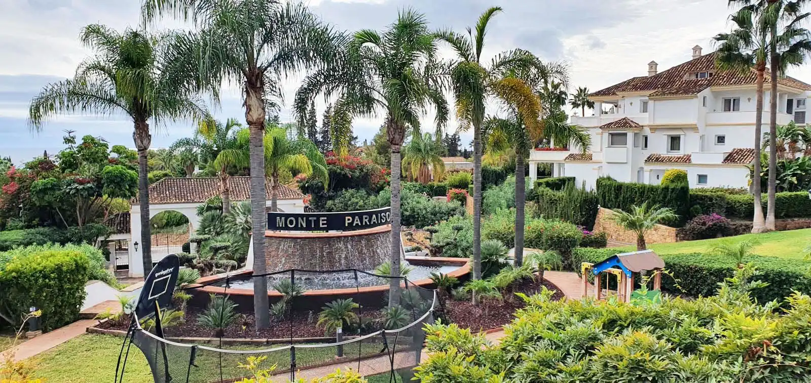 Außenansicht von Wohnungen zum Verkauf in Marbella mit Klimaanlage, Terrasse und Abstellraum