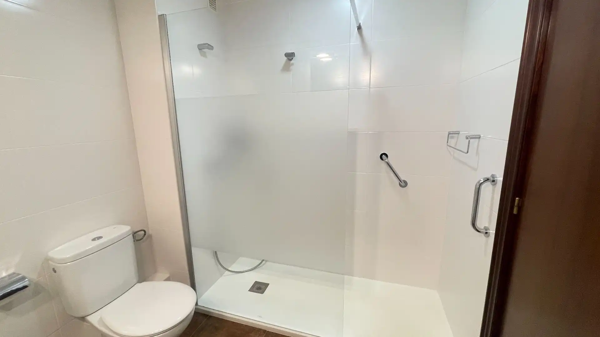 Bany de Pis en venda en Terrassa amb Aire condicionat, Calefacció i Terrassa