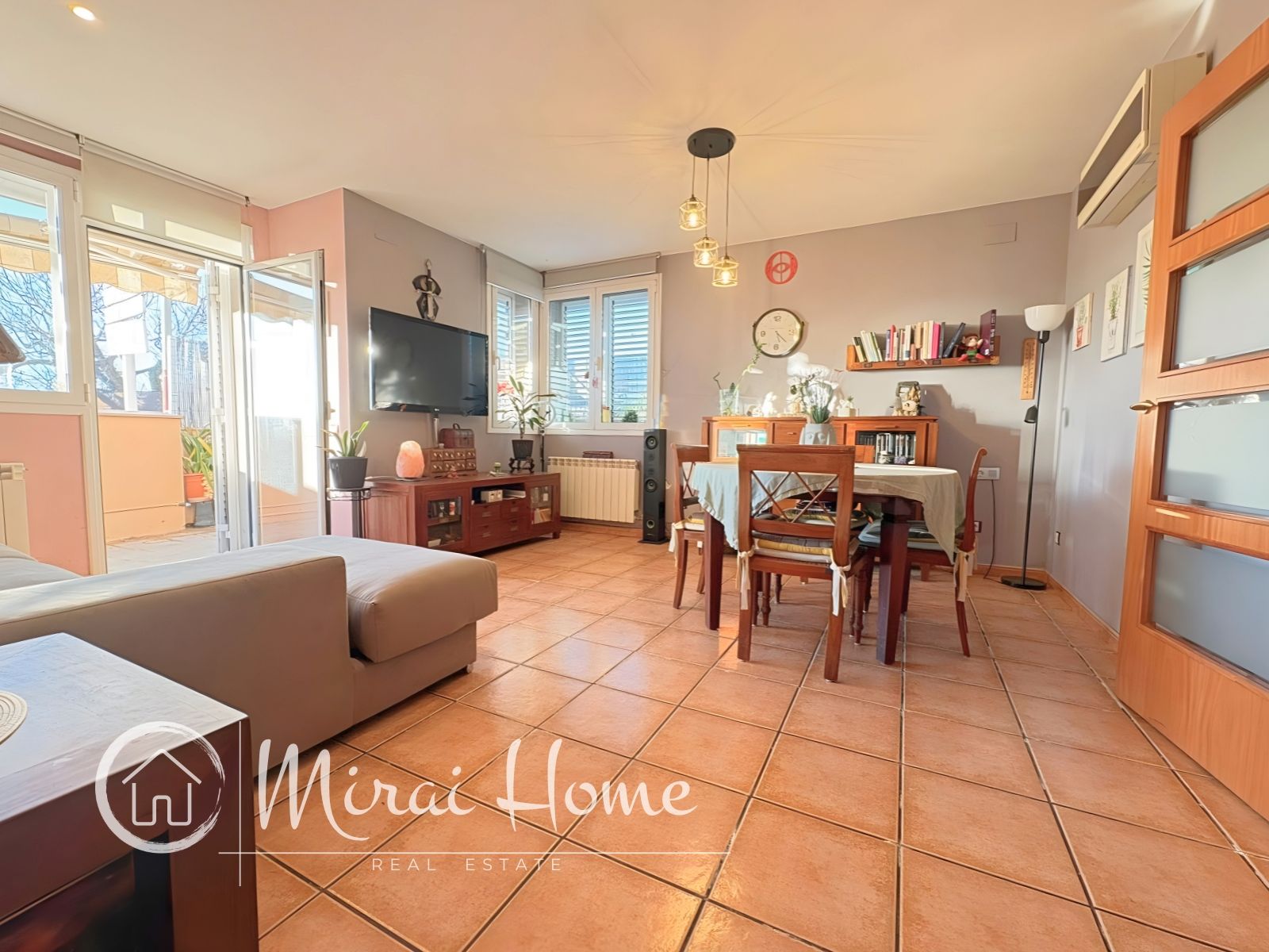 Living room of Planta baja for sale in La Roca del Vallès  with Air Conditioner, Heating and Private garden