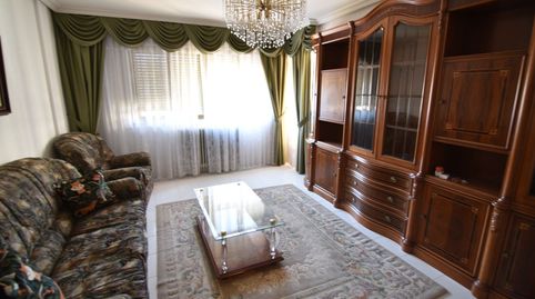 Piso en venta en Avda Salamanca, 3 dormitorios.