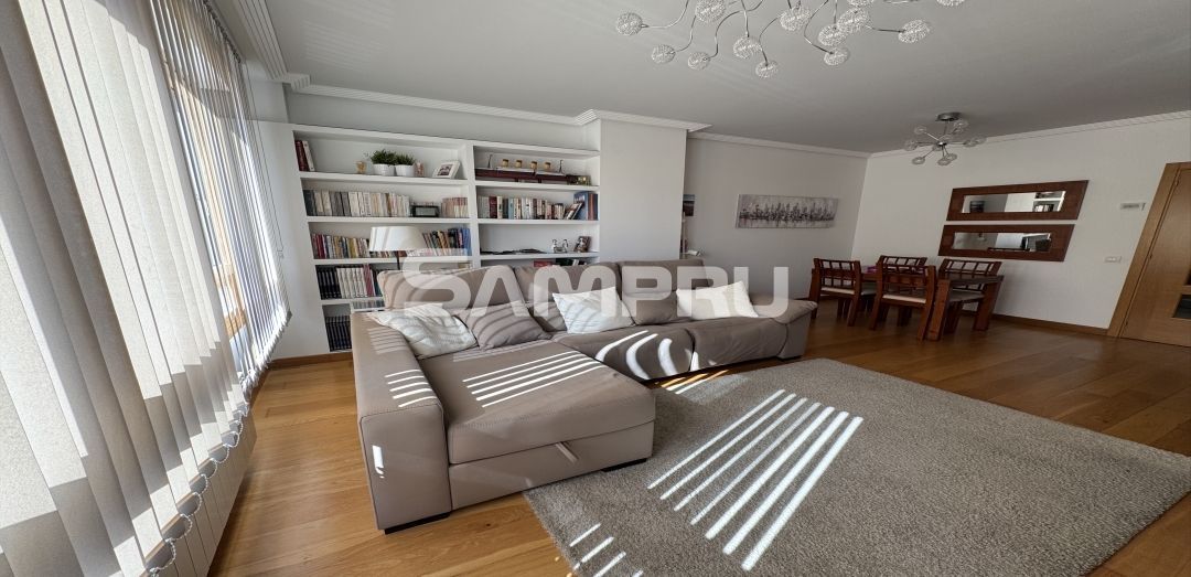 Single-family semi-detached for sale in Riga Kalea, Salburua - Arantzabela