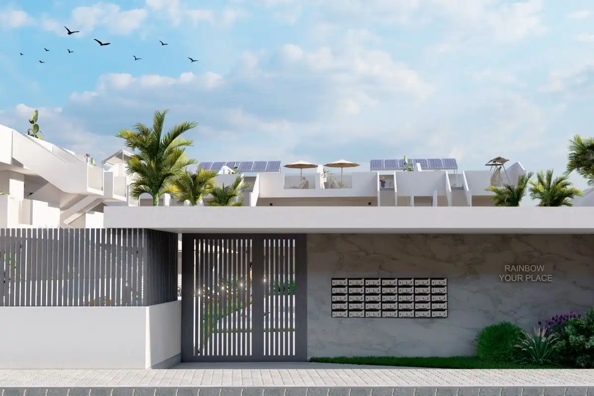 Appartement compact avec piscine à vendre à Roldán